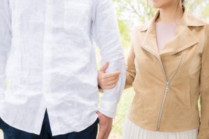 彼女の浮気を許す?別れる?あなたが取るべき行動は?