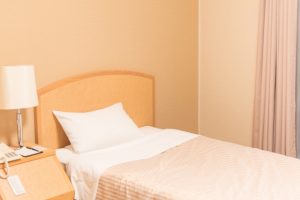 夫婦の寝室が別の場合のメリット・デメリットは?